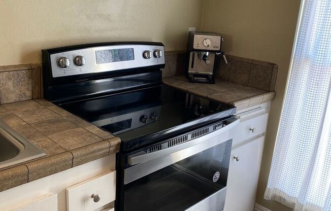 Beautiful 2 Bed, 2.5 Bath Condo in La Mesa