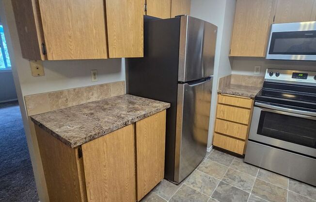 3 beds, 1 bath, 1,040 sqft, $1,625, Unit 16