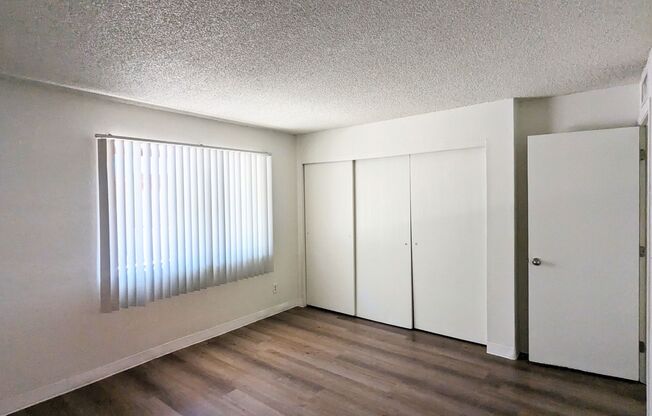 2 beds, 1 bath, 825 sqft, $995, Unit 215