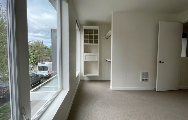 2 beds, 1.5 baths, 805 sqft, $2,675, Unit 103