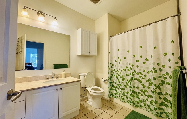 2 beds, 1.5 baths, 1,056 sqft, $2,800, Unit 102