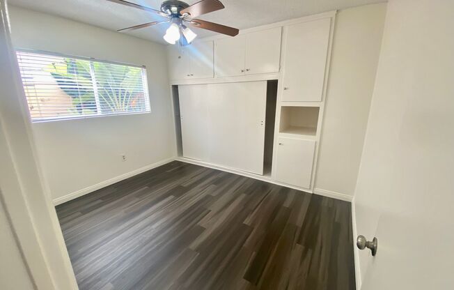 2 beds, 1 bath, $2,350, Unit B