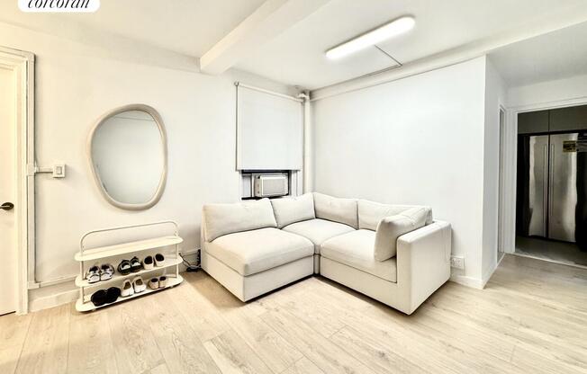 2 beds, 1 bath, 571 sqft, $5,450, Unit 3A