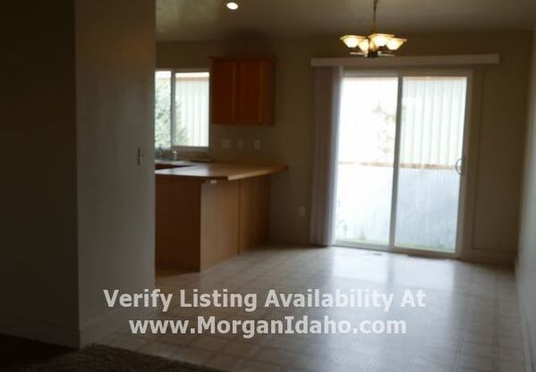 3 beds, 2 baths, 1,252 sqft, $1,800