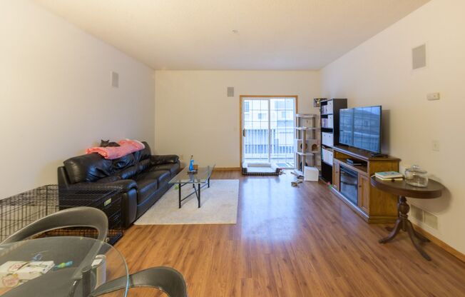 Rare maple grove townhouse available! 3 beds 2 bath, updates through-out!