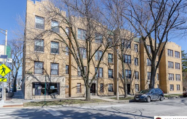1 bed, 1 bath, 650 sqft, $1,350, Unit 748-39