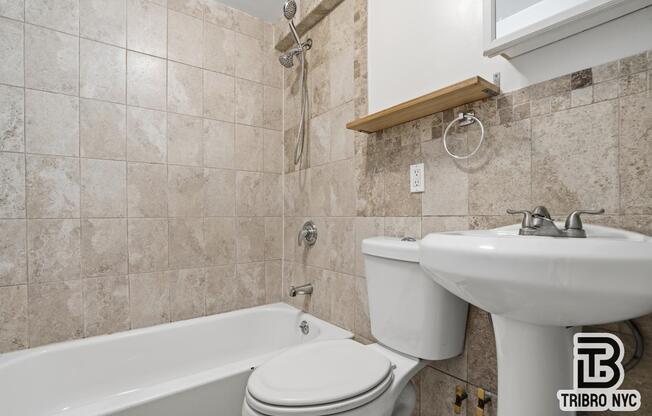131 W 130 ST