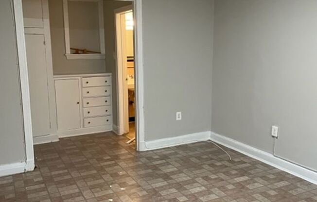 Studio, 1 bath, 560 sqft, $1,188, Unit 2