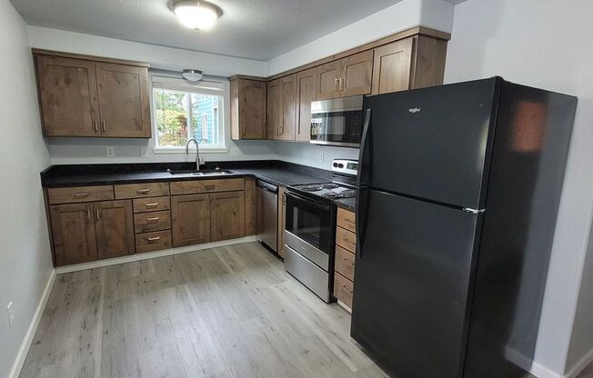 2 beds, 1 bath, $1,695, Unit Unit A