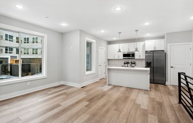 2125 E Norris