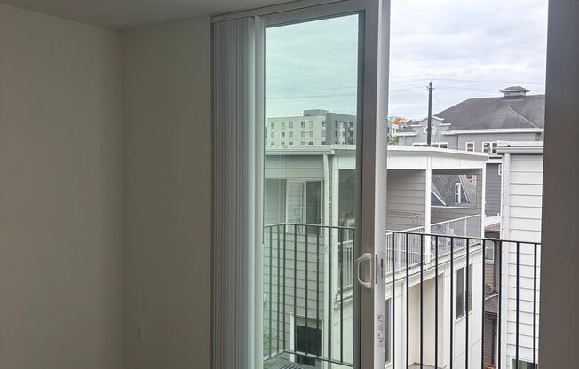 2 beds, 1 bath, 574 sqft, $1,795, Unit 305