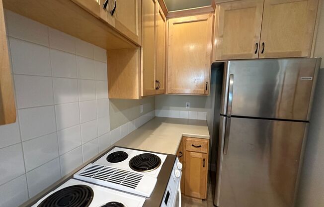 2 beds, 2.5 baths, $2,395, Unit 1524