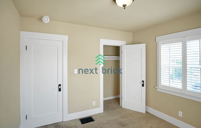 3 beds, 1 bath, $2,695