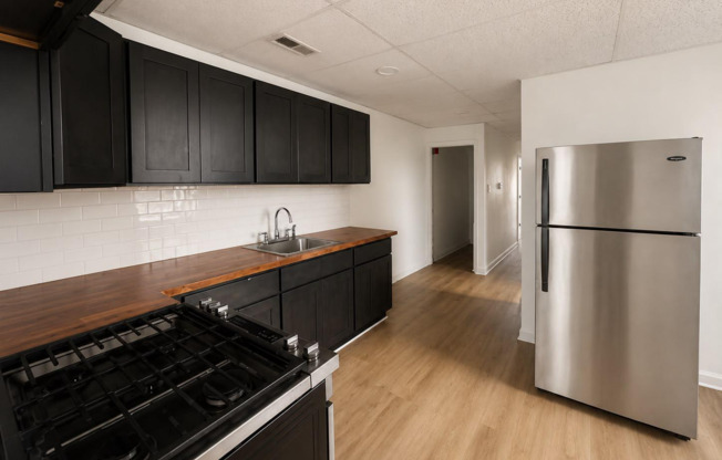 3 beds, 1 bath, $1,250, Unit #3