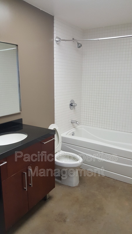 Studio, 1 bath, 755 sqft, $1,957