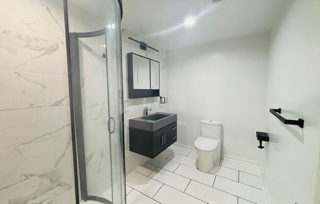 1 Bedroom 1 Bath Apartment *Newly Renovated Summer 2023*