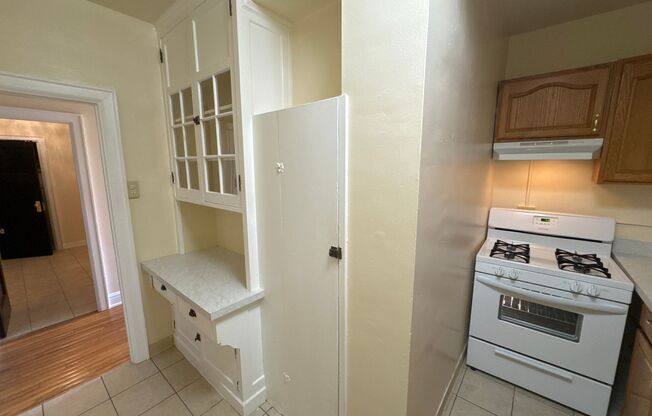 1 bed, 1 bath, 600 sqft, $1,195, Unit C-24