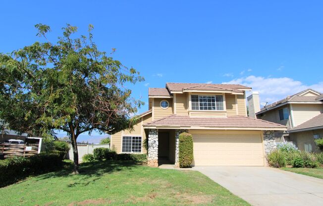 Beautiful 2-Story 4-Bedroom Home in Redlands!