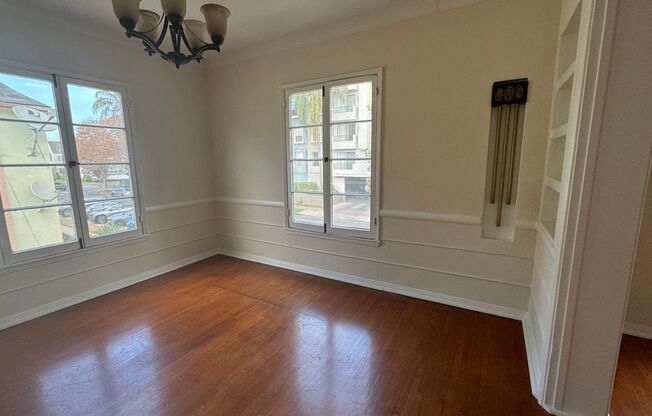 2 beds, 1 bath, $2,295, Unit 619 1/2