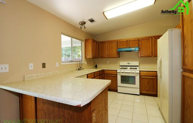 3 beds, 2 baths, $1,750