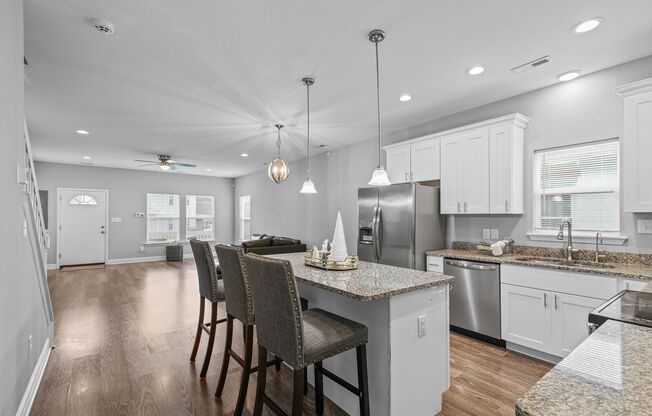 Modern Style Meets City Vibes — Your Next Chapter Starts on Wall Street!