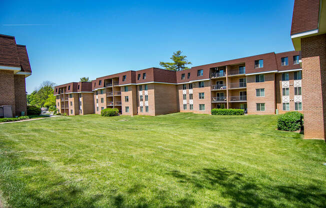 Oakton Park Apartments Building Exterior 35