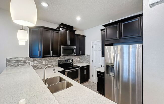 Spacious Townhome for Rent in Tapestry