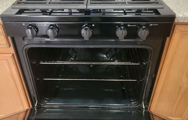 2 beds, 2 baths, $1,400