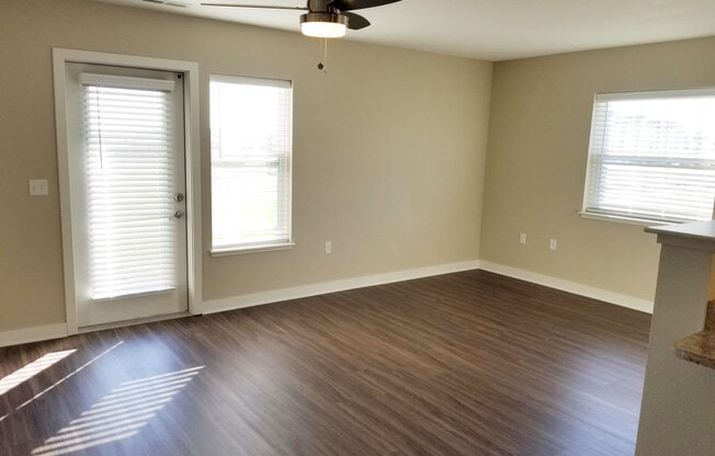 End Style Living Room at Trade Winds Apartment Homes, Elkhorn, NE