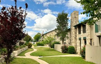 2 beds, 2.5 baths, 976 sqft, $1,380, Unit 135