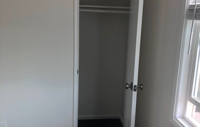 Studio, 1 bath, 265 sqft, $1,600, Unit 327