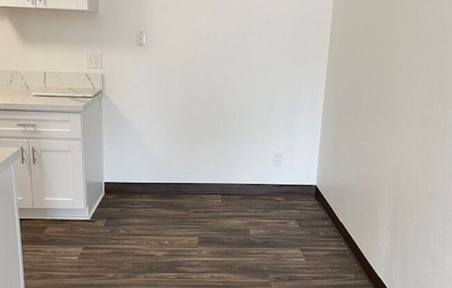 2 beds, 1.5 baths, $2,200, Unit 32