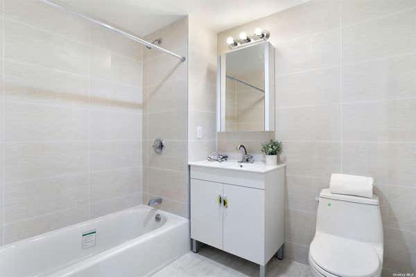 1 bed, 1 bath, 523 sqft, $2,300, Unit 2B