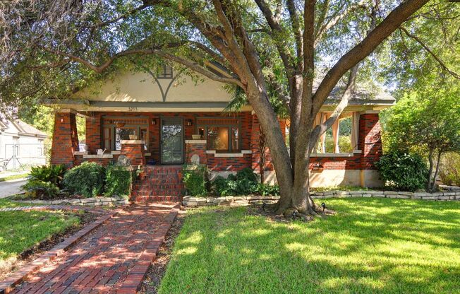 Beautiful Craftsman bungalow near TCU