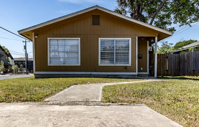 2120 IOWA ST
