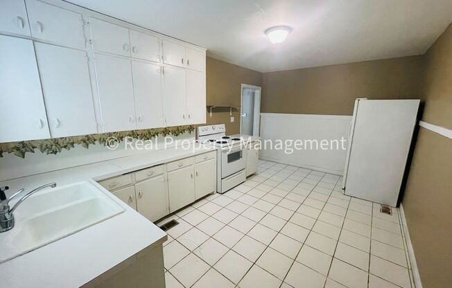 2 beds, 1 bath, $825