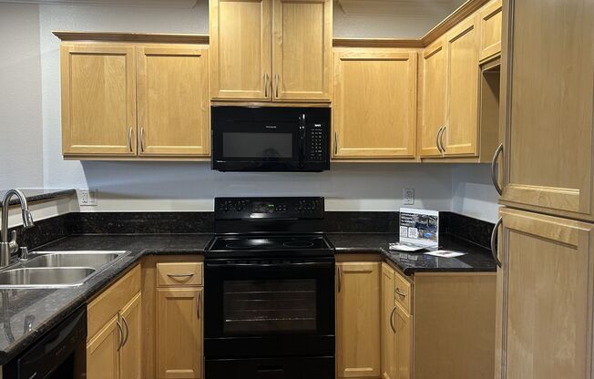 2 beds, 2 baths, 880 sqft, $2,780, Unit D-9