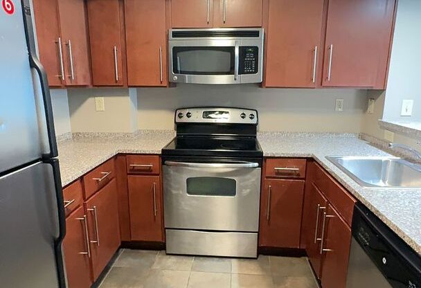 LAKE PLAZA CONDOMINIUMS, UNIT 307