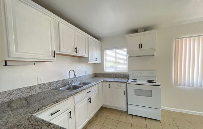 2 beds, 1 bath, 815 sqft, $1,595, Unit 21