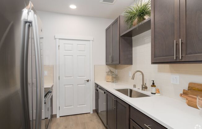 2 beds, 1 bath, 1,143 sqft, $1,650, Unit H-405