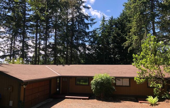 Winslow .... walk to schools, downtown and the ferry from this large open one story home