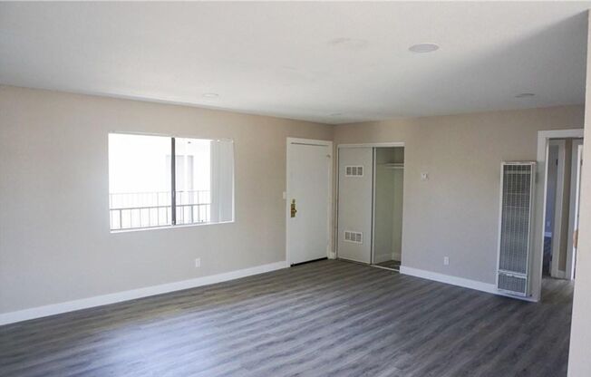 BEAUTIFUL NEWLY REMODELED 2 BEDROOM/1 BATHROOM UNIT LOCATED IN INGLEWOOD!