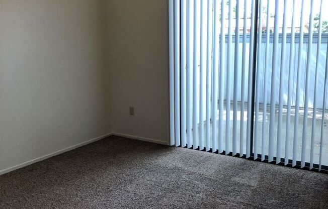 1422p-796-7004 N. Half Moon Dr.   MG