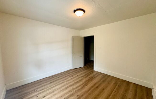 2 beds, 1 bath, $1,195