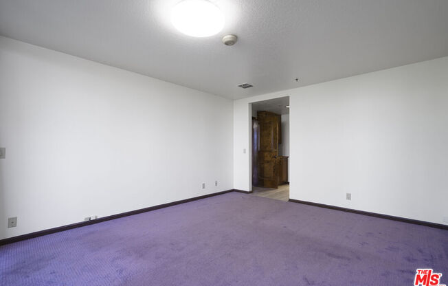880 W 1st St Apt 216