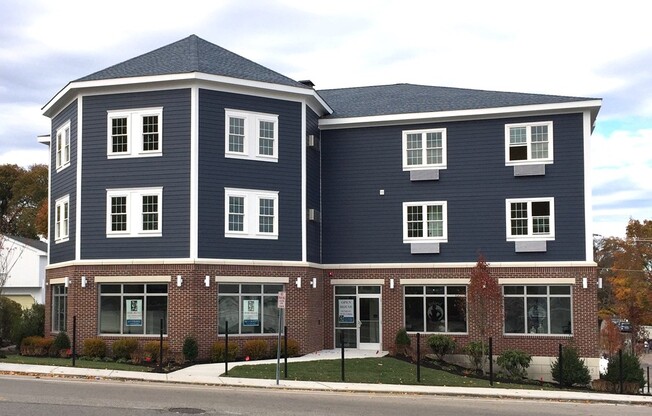 225 W SQUANTUM ST