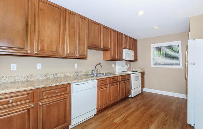 2 beds, 2 baths, $1,900