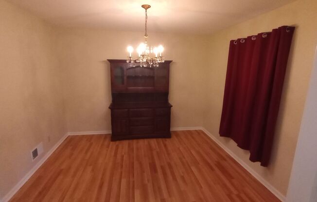 3 beds, 2 baths, $1,500