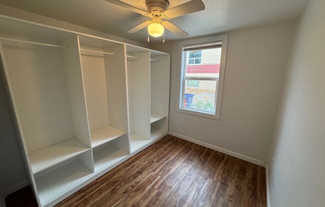 2 beds, 1 bath, $1,100