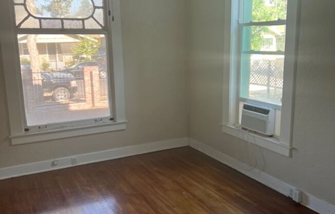 1 bed, 1 bath, 800 sqft, $1,050, Unit 143 N. Glenn Unit A